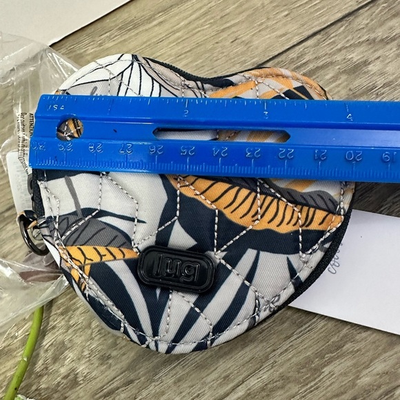 💛Lily White Leaf Print Pouch💛 - Picture 4 of 12